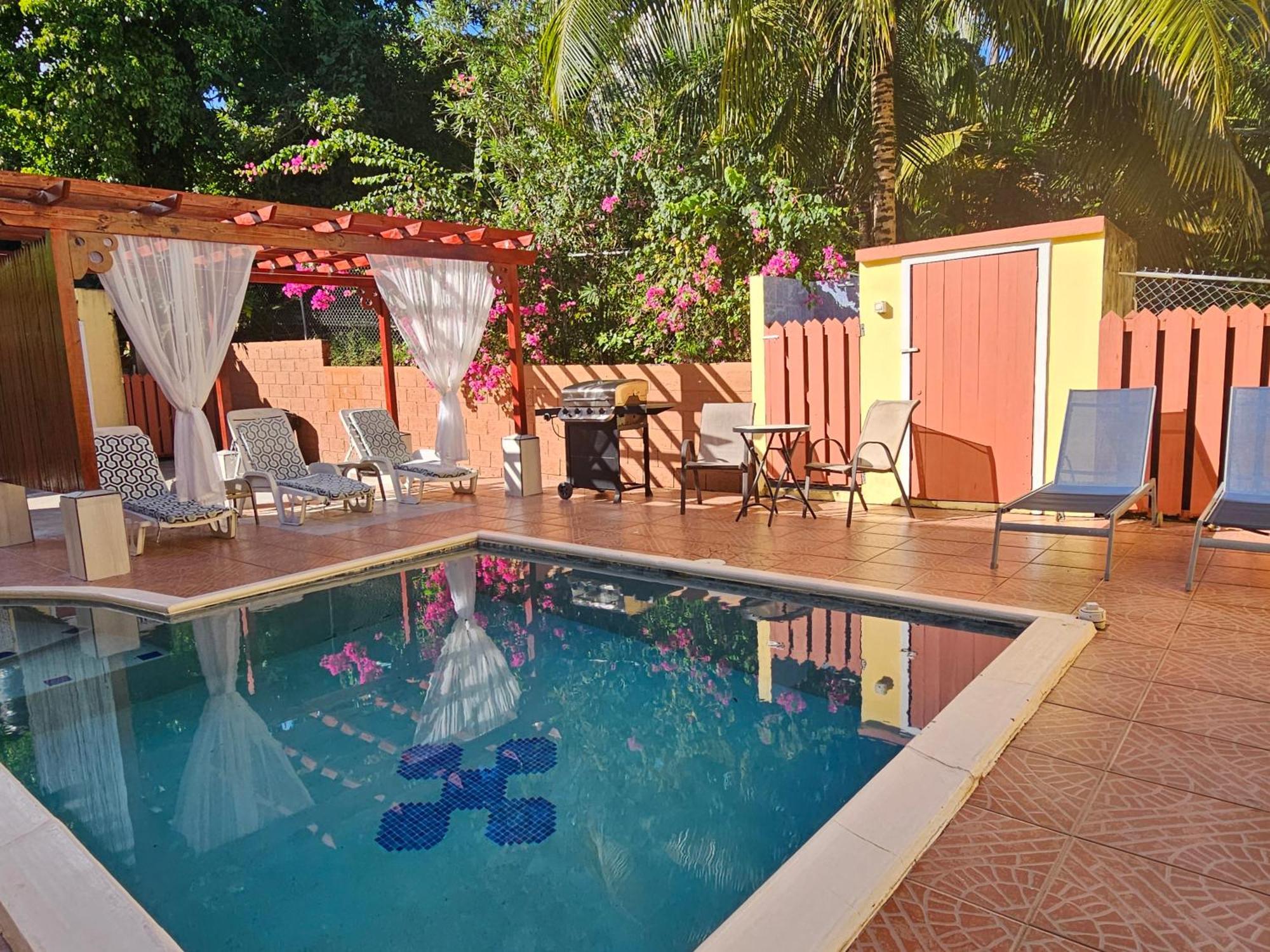 Hotel Royal Escape - 1 à Anse La Raye Extérieur photo